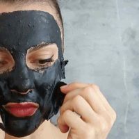 How to make a charcoal mask at home